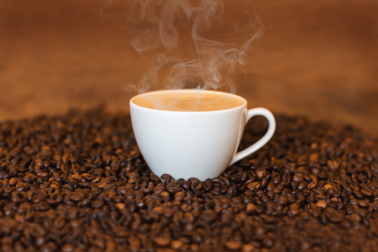 Zdravotní přínosy a rizika pití černé kávy